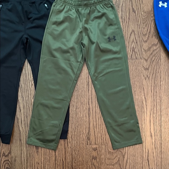 NWT Under Armour Kids' Sweatpants - Black, Olive, and Royal Blue - Picture 4 of 11